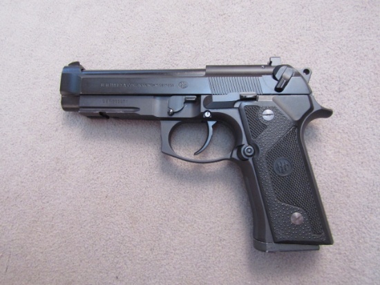 handgun: BERETTA Model 92FS, Semi-Auto Pistol, 9mm, 15 shot, 4.5" barrel, S#BER309871