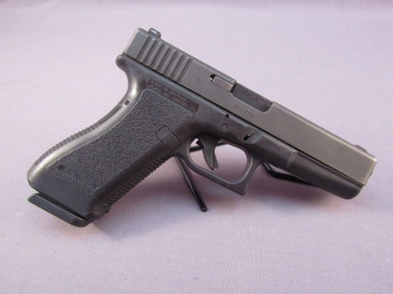 handgun: GLOCK Model 22, Semi-Auto Pistol, .40S&W, 10 shot, 4.5" barrel, S#BML859