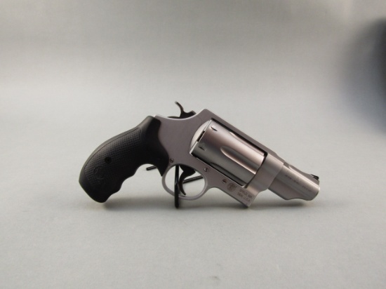handgun: S&W Model Governor, Revolver, .45 Colt/.410, 6 shot, 2.75" barrel, 9" overall, S#CVZ2297