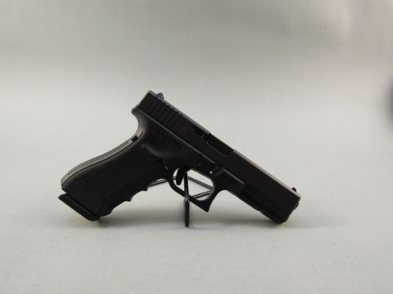 handgun: GLOCK Model 17 Gen 4, Semi-Auto Pistol, 9mm, 17 shot, 4.25" barrel, 7.5" barrel, S#RXL084