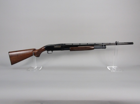 WINCHESTER Model 12, Pump-Action Shotgun, 20g, S#MT2051