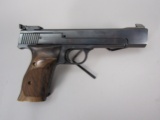 handgun: S&W Model 41, Semi-Auto Pistol, .22LR, 10 shot, 5