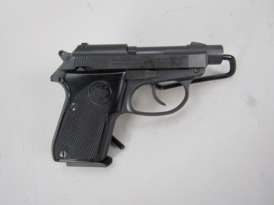 handgun: BERETTA Model 3032 Tomcat, Semi-Auto Pistol, .32Auto, 6 shot 2.75" bbl 5.25" o/a S#DA640097