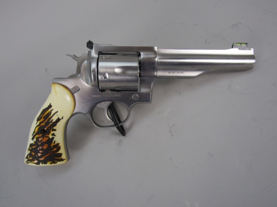 handgun: RUGER Model Redhawk, Revolver, .44Mag, 6 shot, 5 1/2" barrel, 11 1/2" overall, S#504-05083