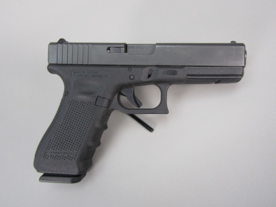 handgun: GLOCK Model 22 Gen 4, Semi-Auto Pistol, .40, 15 shot, 4 1/4" barrel, 8" overall, S#WPF794
