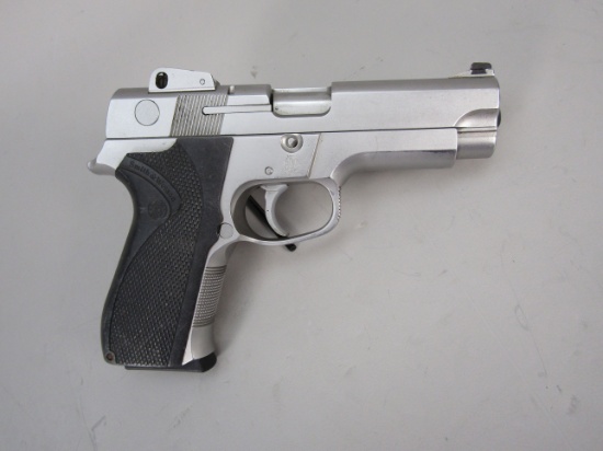 handgun: S&W Model 4046, Semi-Auto Pistol, .40S&W, 10 shot, 4