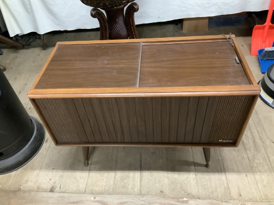 Vintage Magnavox Stereo