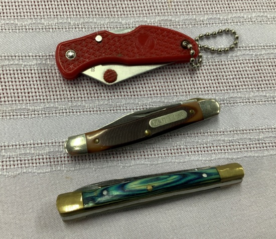 3 Knives- 1 is an 'Old Timer'