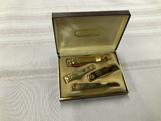 Vintage Heirloom Manicure Set in Case