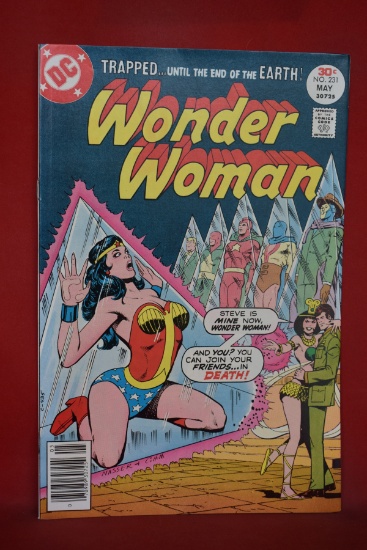 WONDER WOMAN #231 | THIS WAR HAS BEEN CANCELED! | NASSER SUGGESTIVE COVER - 1977