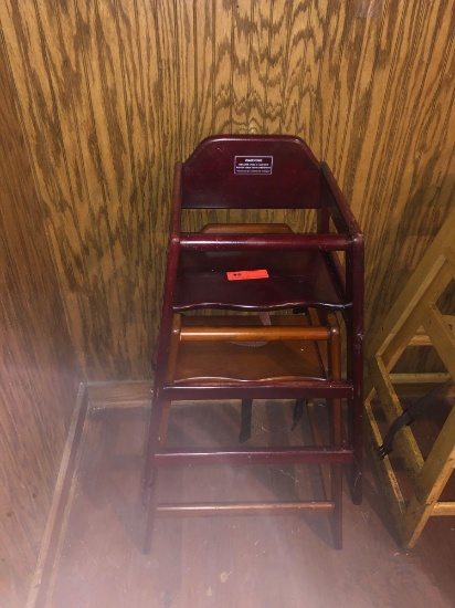 2 wooden child seats