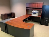 4 piece desk system furniture 10' x 5' Pickup for this item will be Tuesday 3/10 from 1-4 pm located