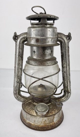 Nier Feuerhand Baby 275 Kerosene Lantern