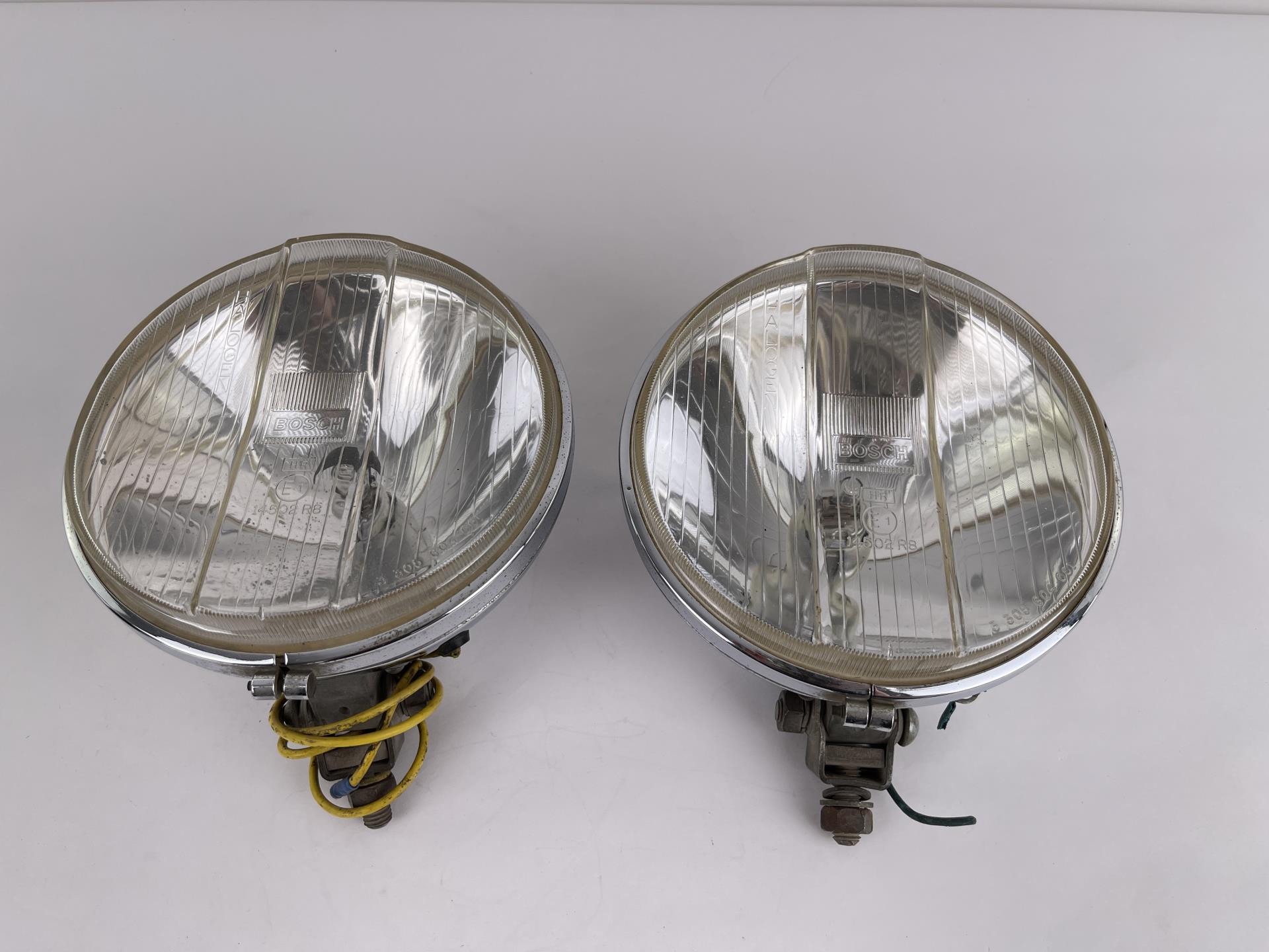 a Bosch Halogen Fog Lights Headlights | Proxibid