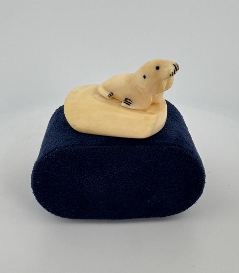 Alaskan Inuit Eskimo Carved Walrus
