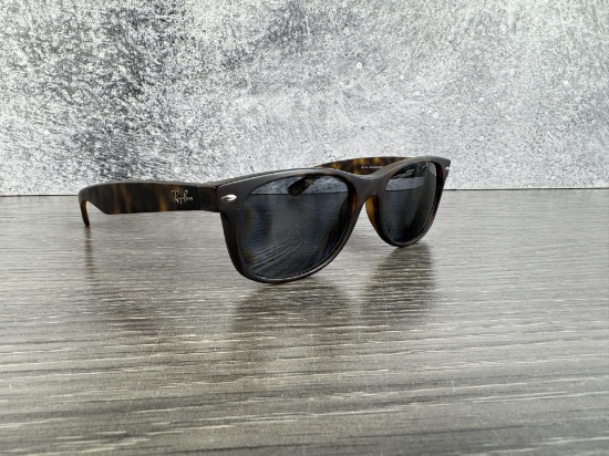 Ray Ban RB2132 New Wayfarer Sunglasses