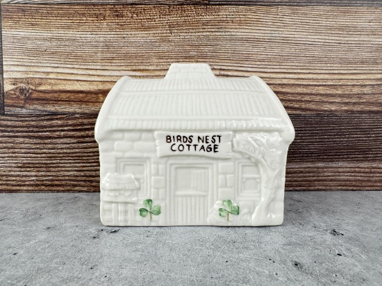 Belleek Irish Village Series Bird's Nest Cottage