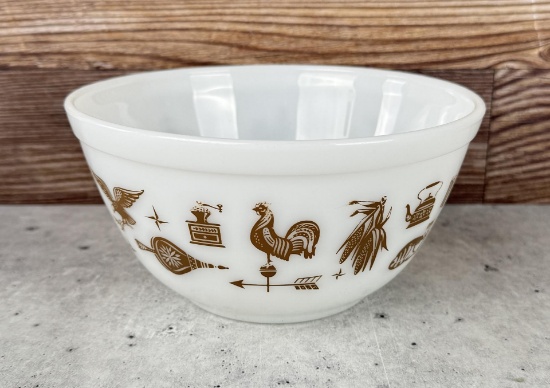 Pyrex Early American 1 1/2qt Mixing Bowl