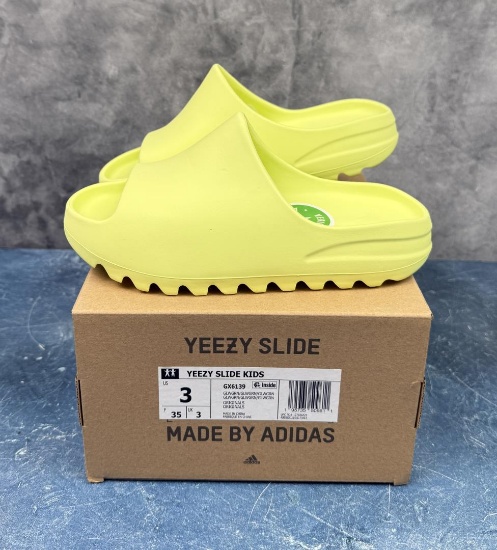 Yeezy Slide Glow Green GX6139 Size 3Y New in Box