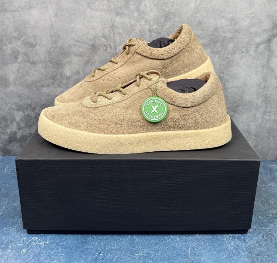 Yeezy Crepe Sneaker KM5001.038 Size 43 New in Box
