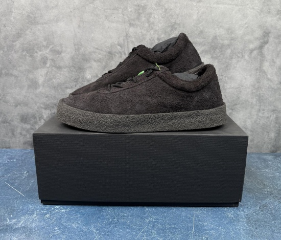 Yeezy Crepe Sneaker KM5001.039 Size 42 New in Box