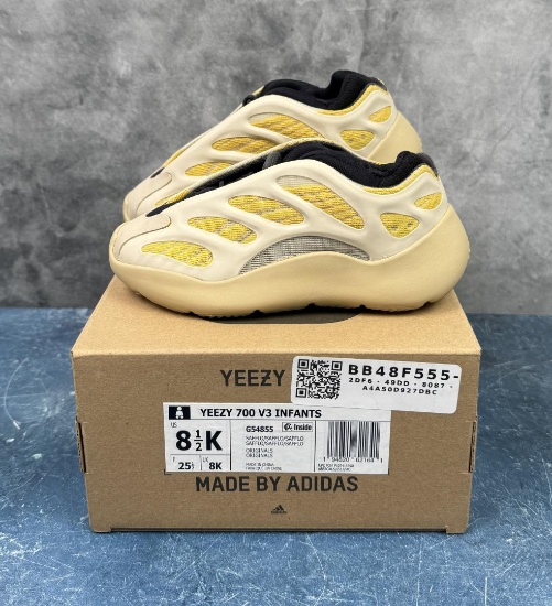Yeezy 700 V3 Infants G54855 Size 8.5k New in Box