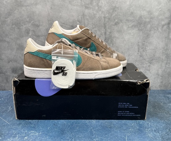 Nike Air Classic SB 310704-241 Size 8 New in Box