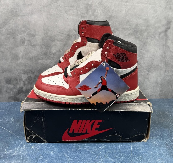 1985 Jordan 1 OG Chicago Shoes Size 7 New in Box