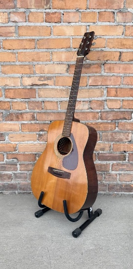 Yamaha FG-160 Acoustic Guitar