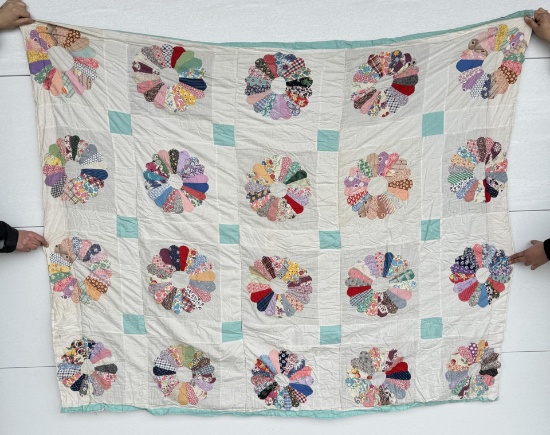 Antique Dresden Plate Quilt