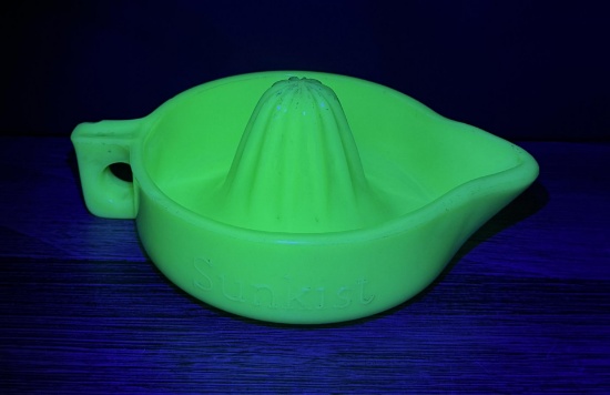Mckee Sunkist Jadeite Uranium Glass Reamer