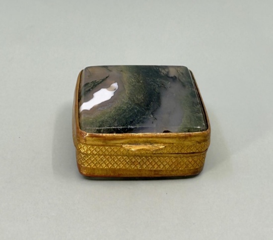 Victorian Moss Agate Pill Snuff Box