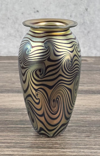 Robert Eickholt Aurene Feathers Art Glass Vase