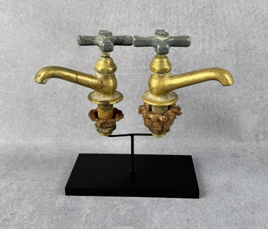 Antique Brass Hot Cold Water Bathtub Faucets