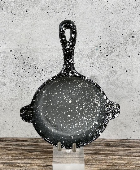 Wagner Ware Cast Iron Enamel Skillet Ashtray