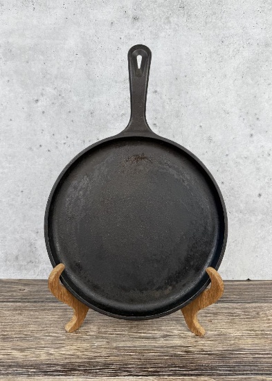 Lodge No 9 Cast Iron Skillet Griddle