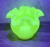 Fenton Custard Uranium Glass Rose Bowl