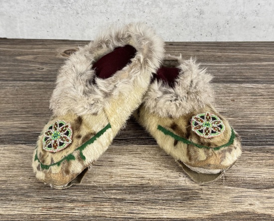 Alaskan Inuit Eskimo Beaded Moccasins