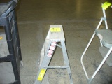 2' step metal ladder