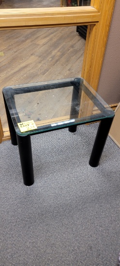 SIDE TABLE METAL WITH GLASS TOP 24 X 20 X 20