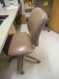 ROLLING OFFICE CHAIR