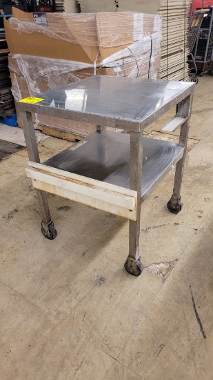 STAINLESS TABLE 26 X 24 FOR SLICERS WITH GUIDE RAIL ATTACHMENT