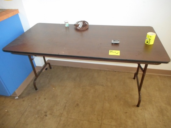 5' FOLDING TABLE