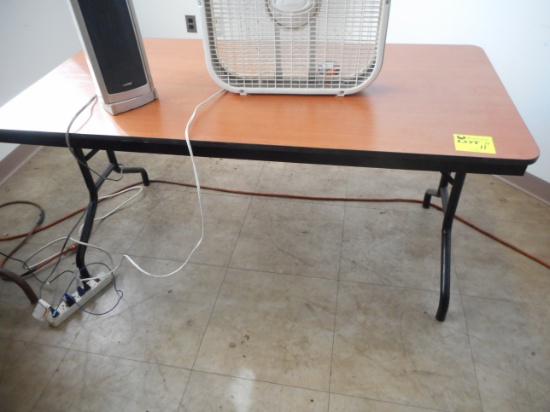 5' FOLDING TABLE