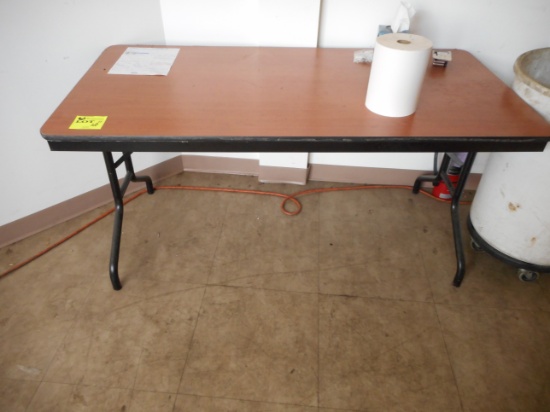 5' FOLDING TABLE
