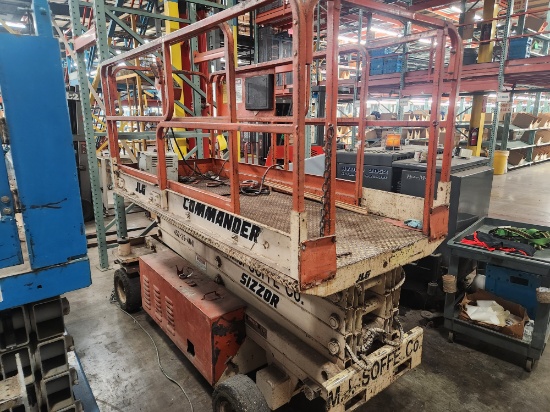 SCISSOR LIFT - JLG COMMANDER - WORKING GOOD CONDITION