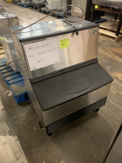 ICE MACHINE S/C WITH ATTACHED BIN 4' HIGH