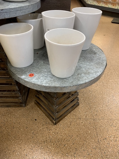 ROUND DISPLAY TABLE 18X16