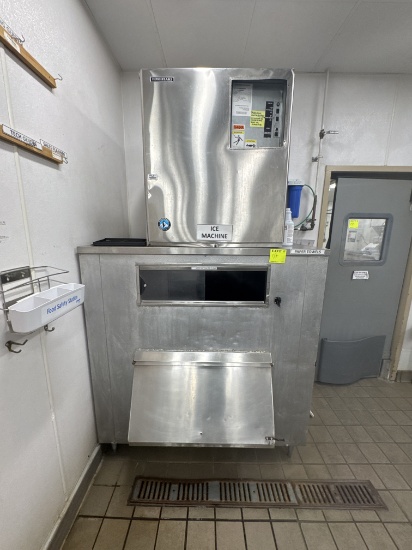 Ice maker remote with ice bin