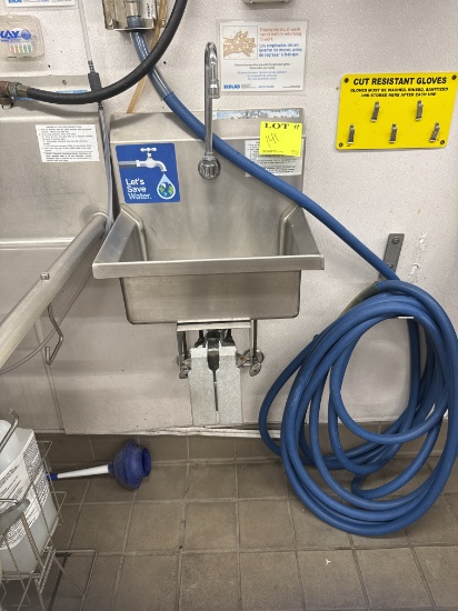 Stainless steel handwashing sink 16" x 13" w/ paper & soap dispensers